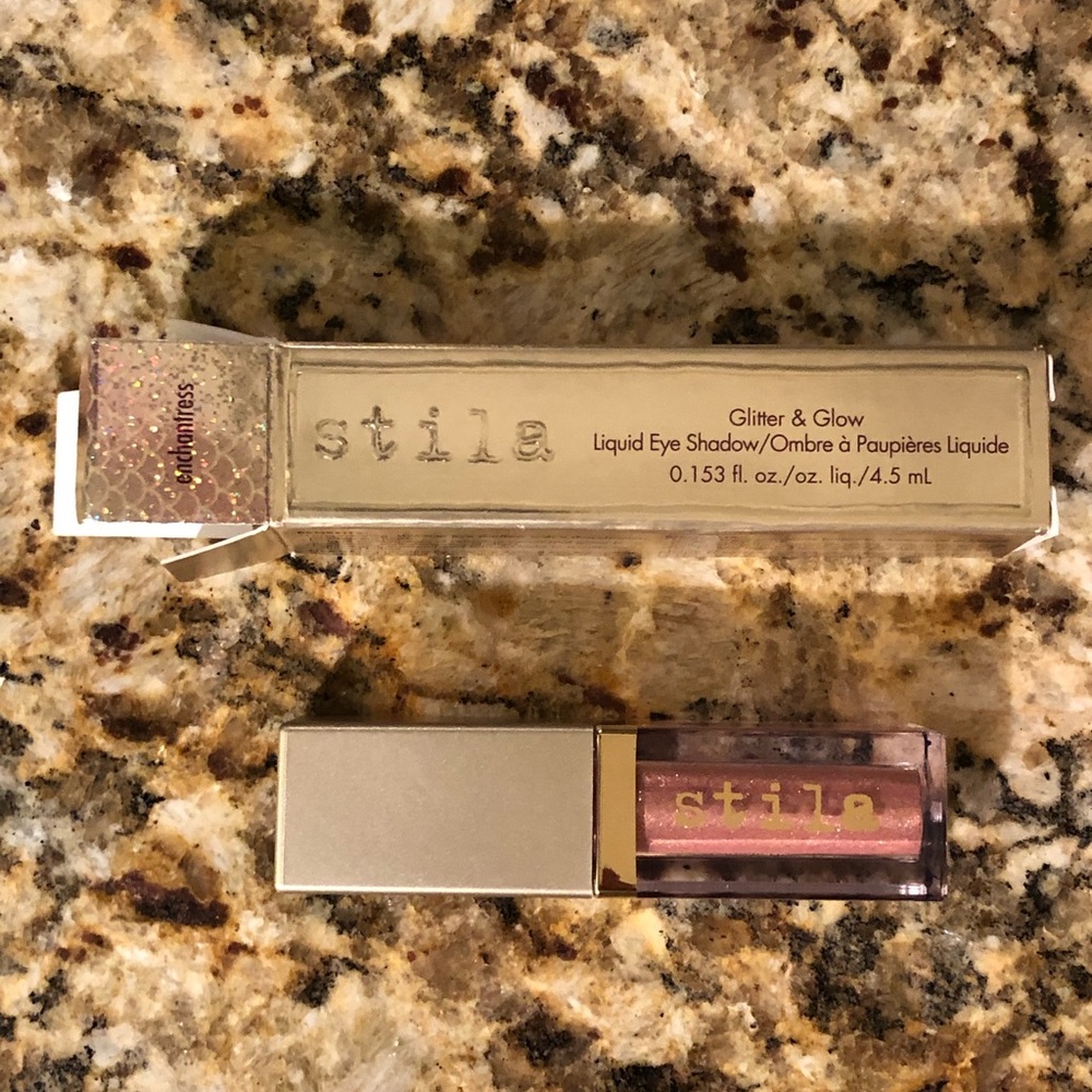 ✨Stila glitter and glow liquid eye shadow✨